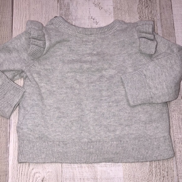 Baby Gap grey rainbow heart sweater with ruffle sleeves size 0-3 months - Picture 4 of 5
